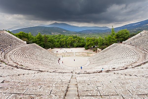 Read more about the article The history of theatre